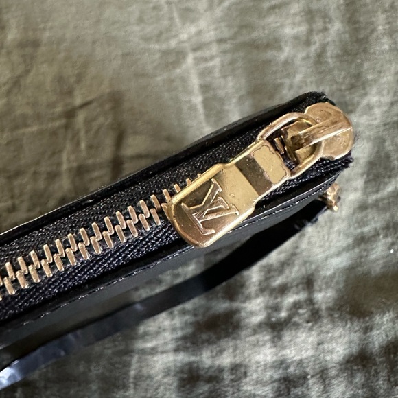 VINTAGE Louis Vuitton Pochette Accessoire in black Epi Leather - Picture 10 of 14